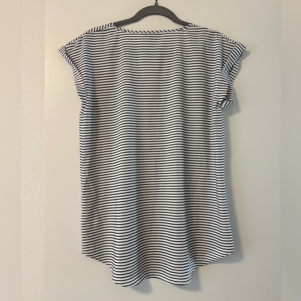 Express Blouse - Picture 2 of 2